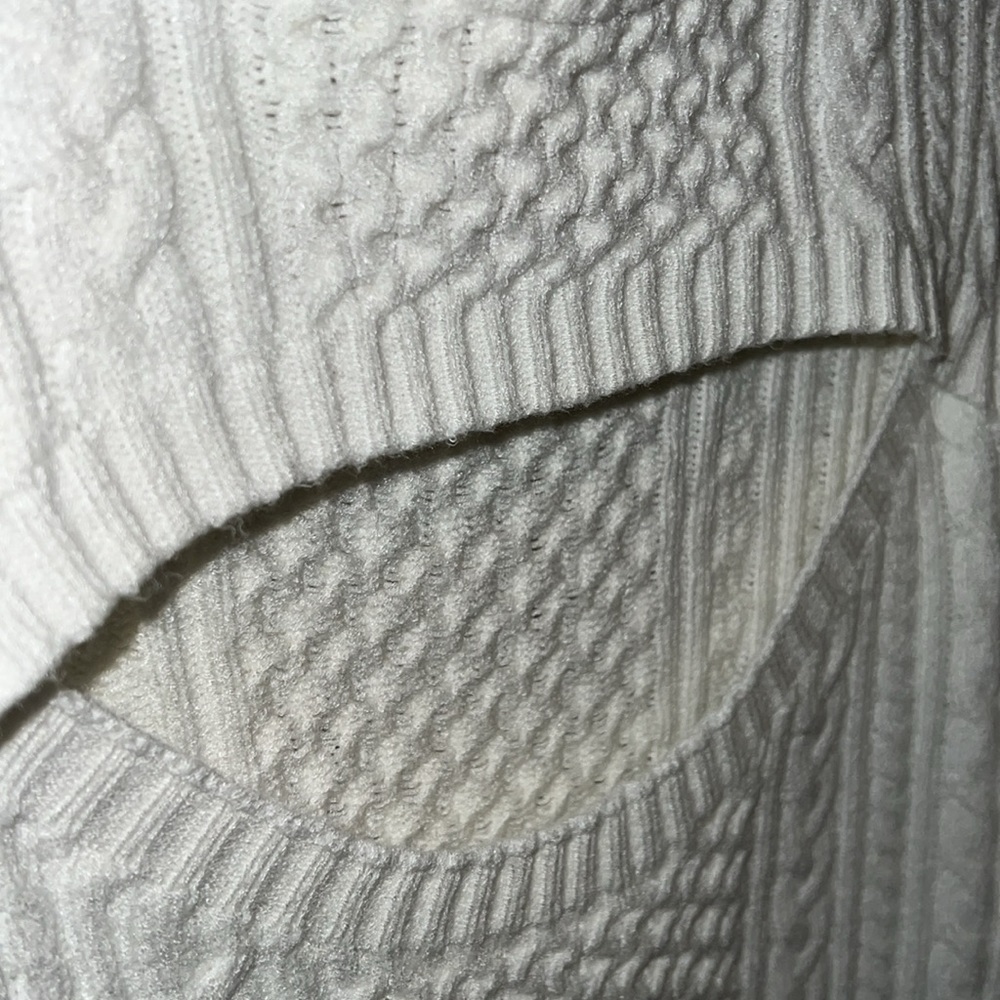 ELAN peek-a-boo white soft sweater - Picture 3 of 8